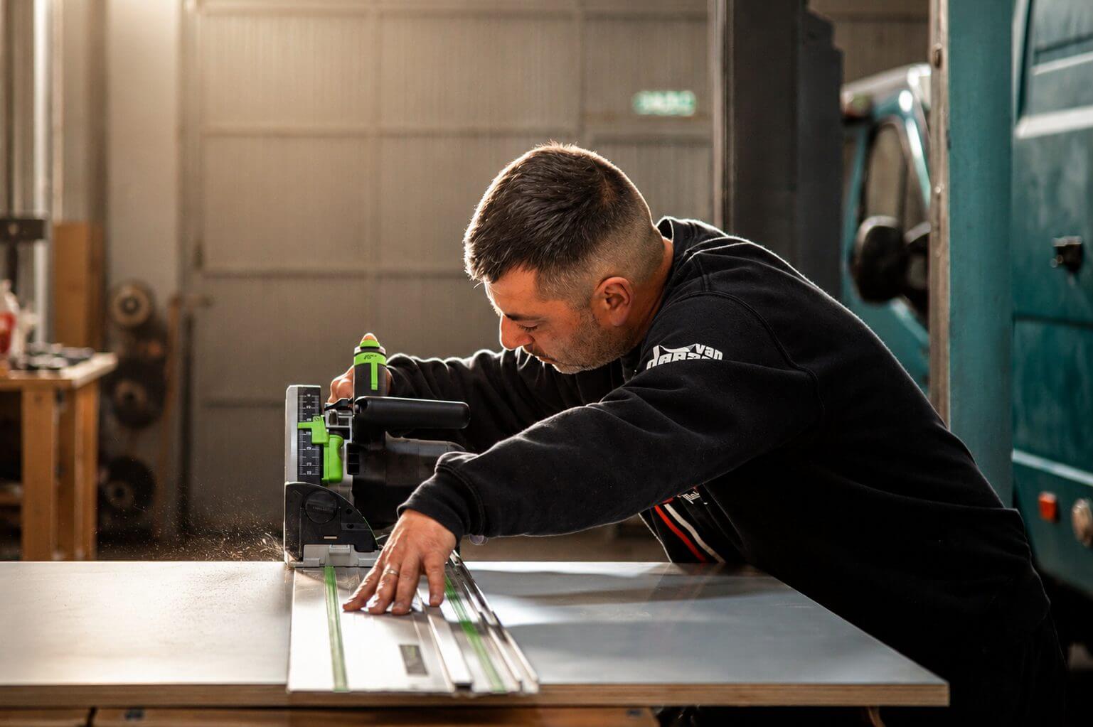 Fabricación de mobiliario a medida para cualquier tipo de furgoneta camper. Calidad en materiales y acabados profesionales